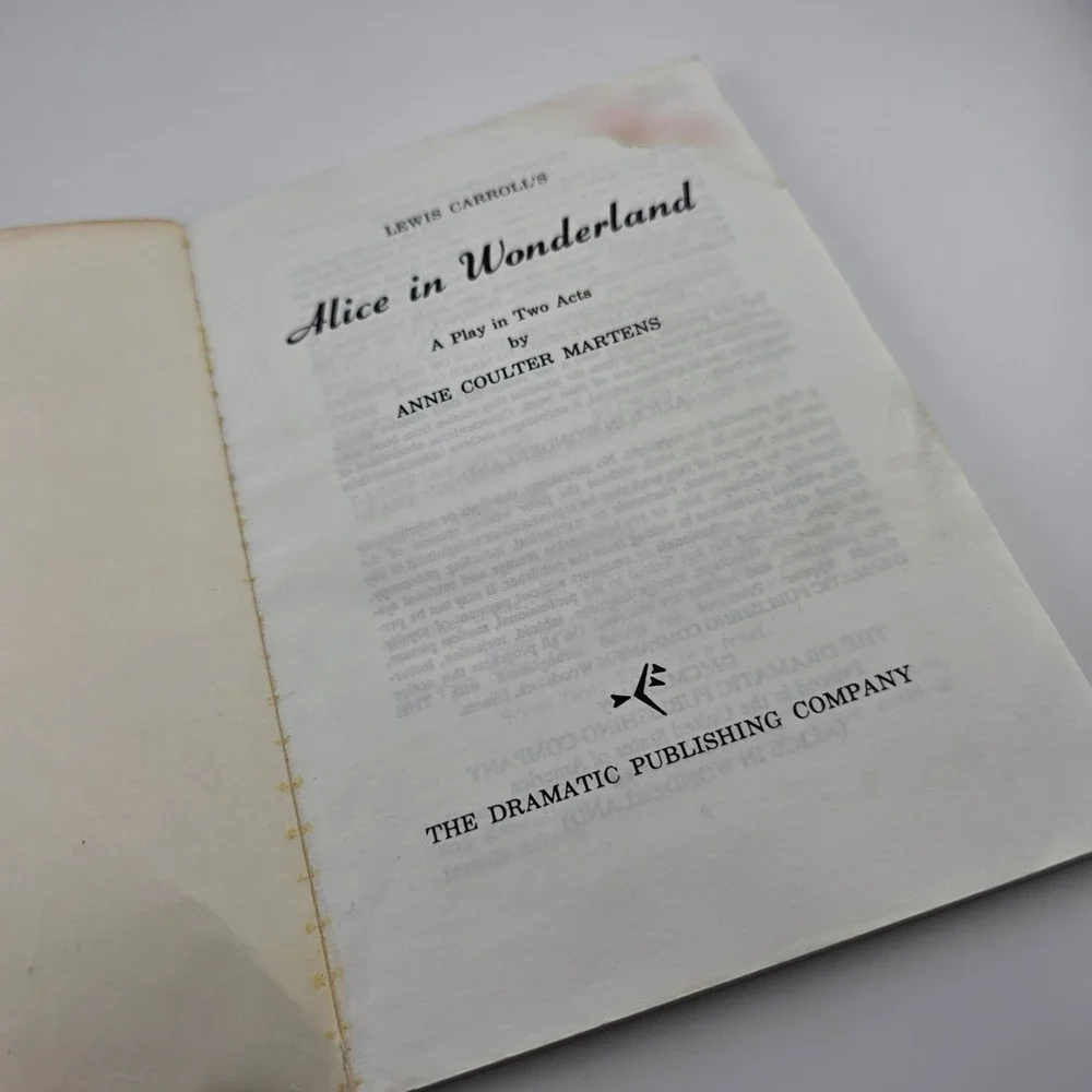 Alice in Wonderland Script Book Anne Coulter Martens‎ Paperback Pre-Owned AS IS